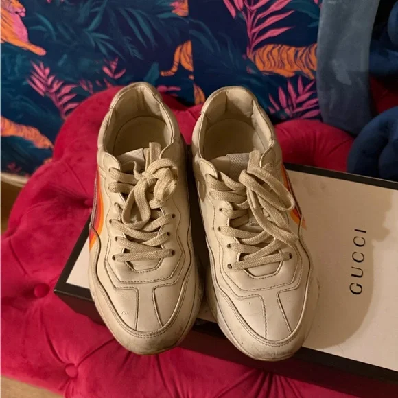 Gucci Black and Red Luxury Packaging - Picture 3 of 11